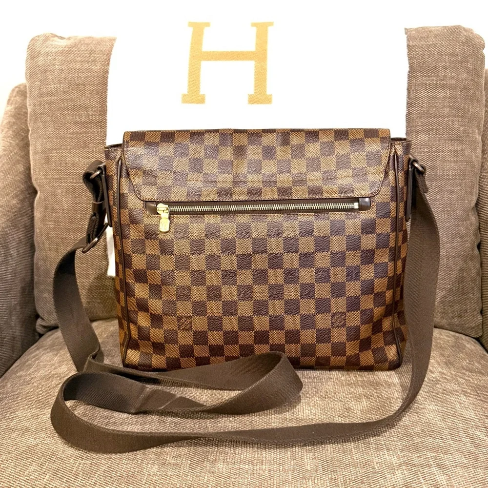 Authentic Louis Vuitton Damier Ebene Brooklyn messenger bag N41212 unisex MM